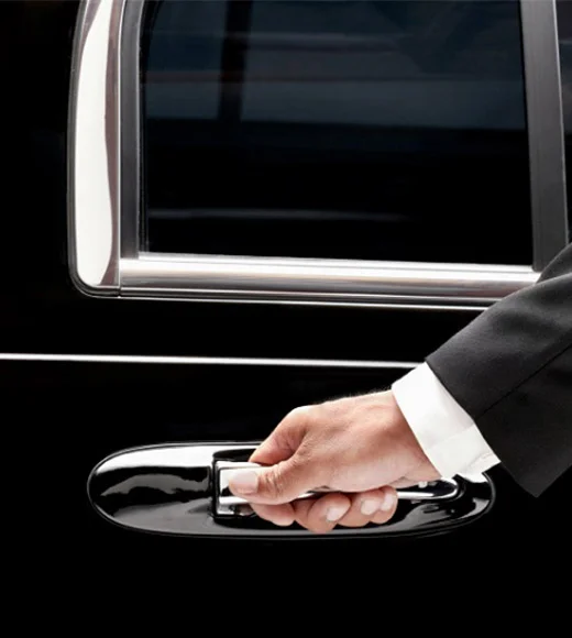 PROFESSIONAL & RELIABLE CHAUFFEURS